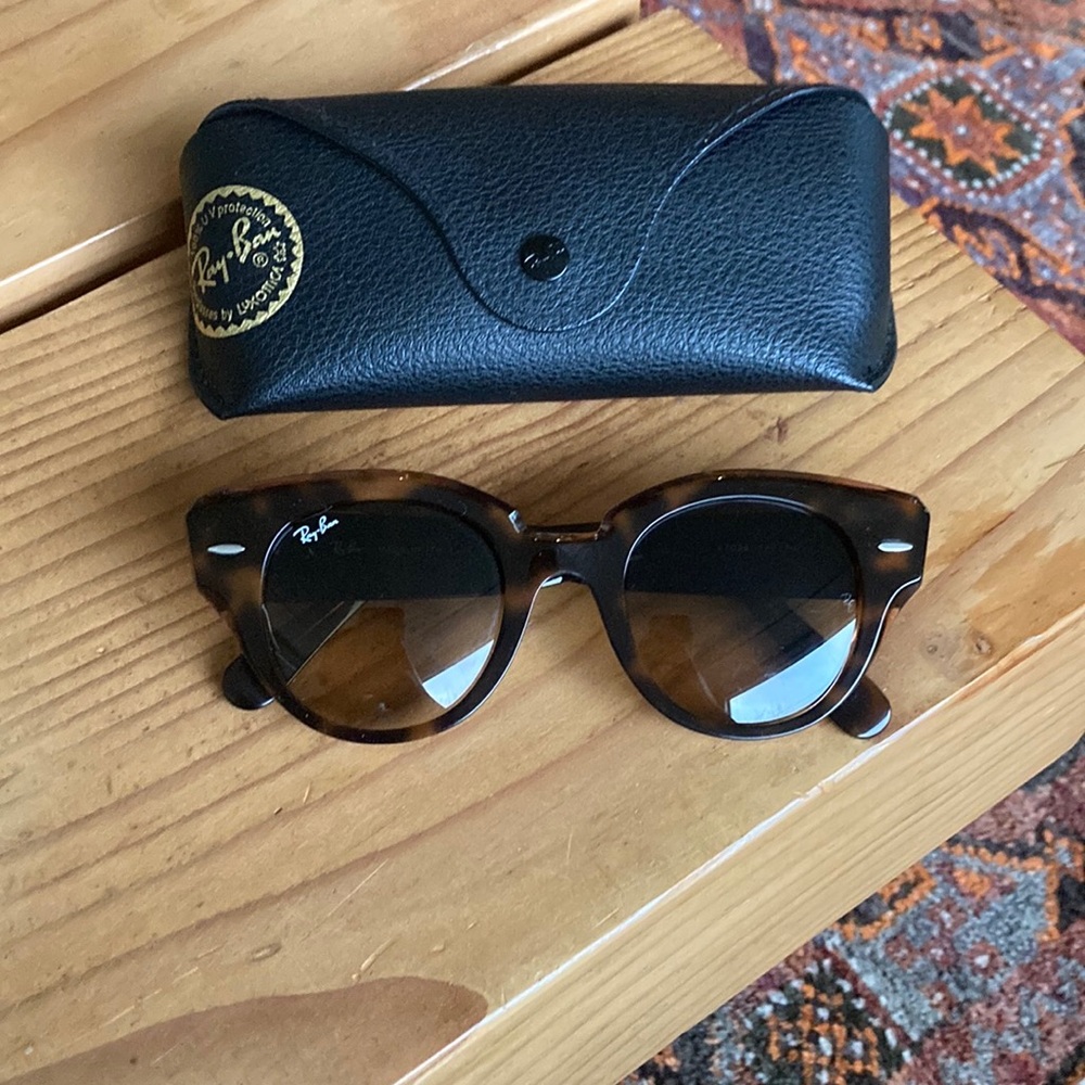 Ray-Ban Roundabout Tortoise Shell Sunglasses